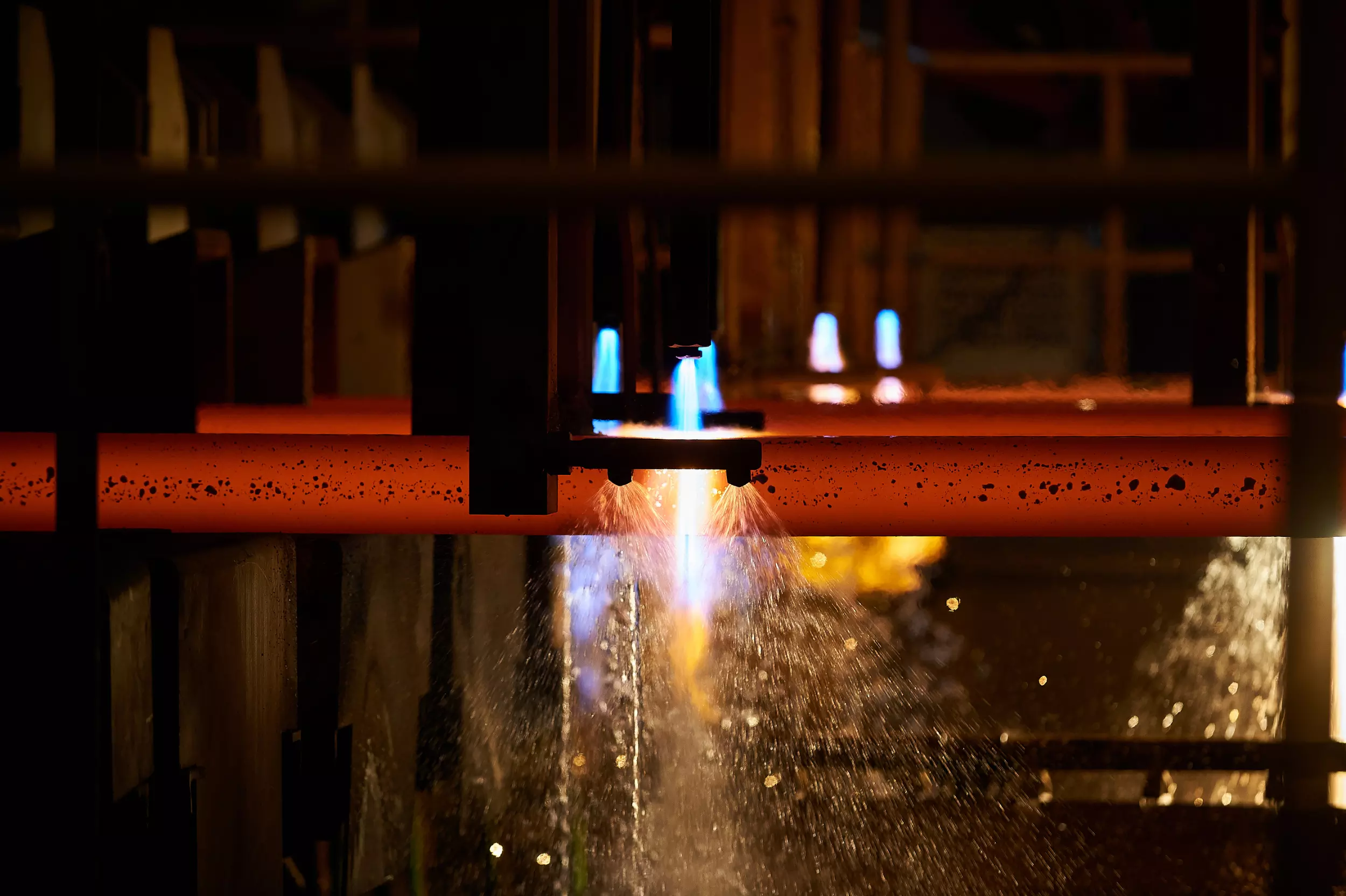 Hot zinc spraying